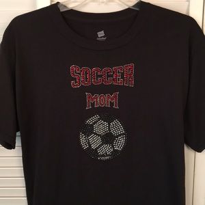SOCCER MOM Sequined tee. Size M.